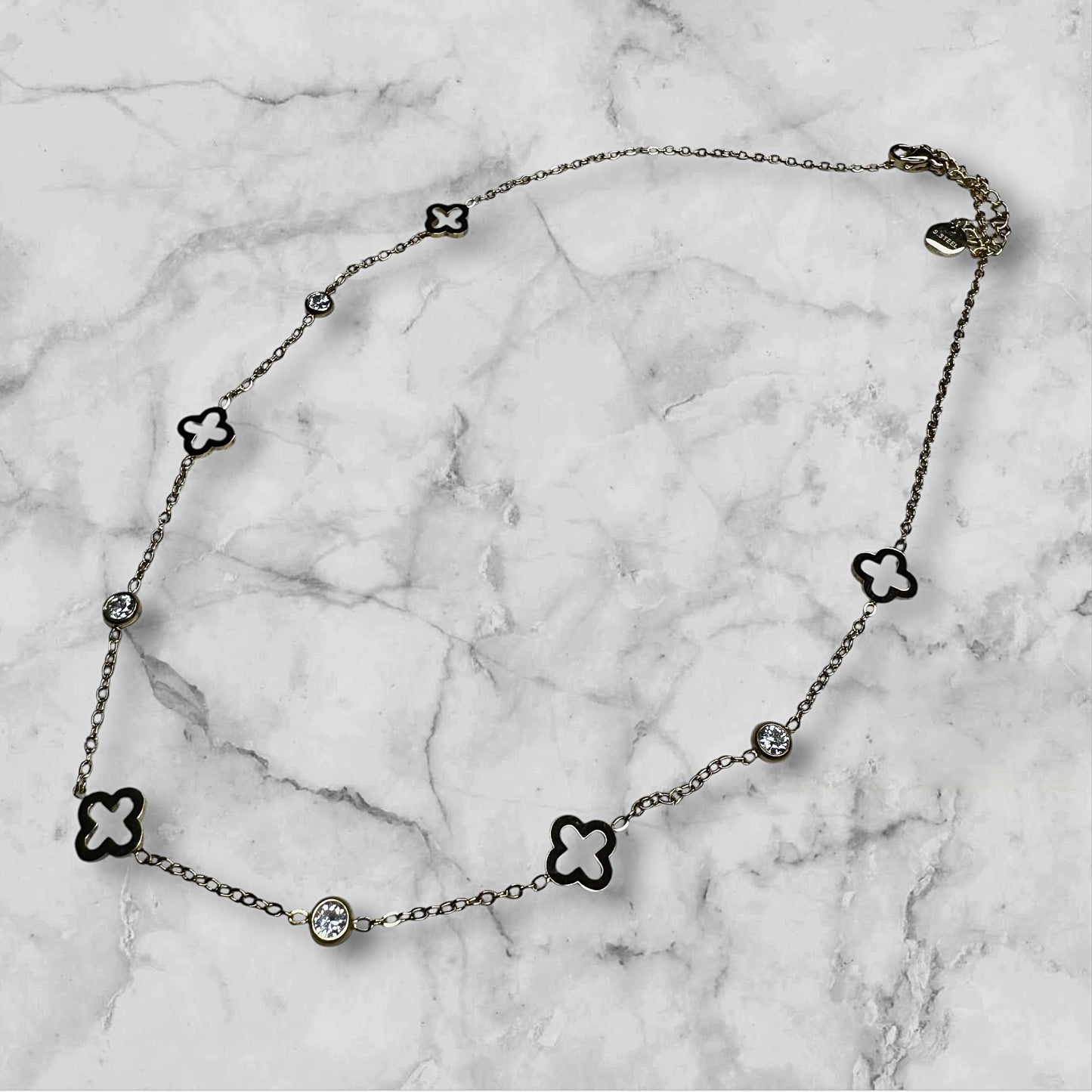 Collier ILYANA